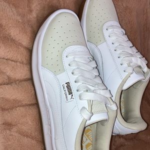 Puma Whisper White-Gold Sneakers